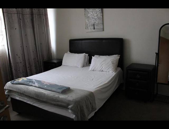 2 BEDROOM PROPERTY TO RENT IN BEDFORD GARDENS